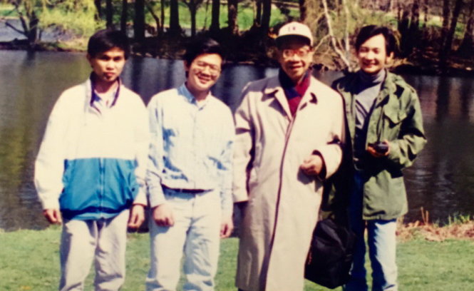 GS Trần Văn Khê tại Mỹ năm 1995 - Ảnh: T.T