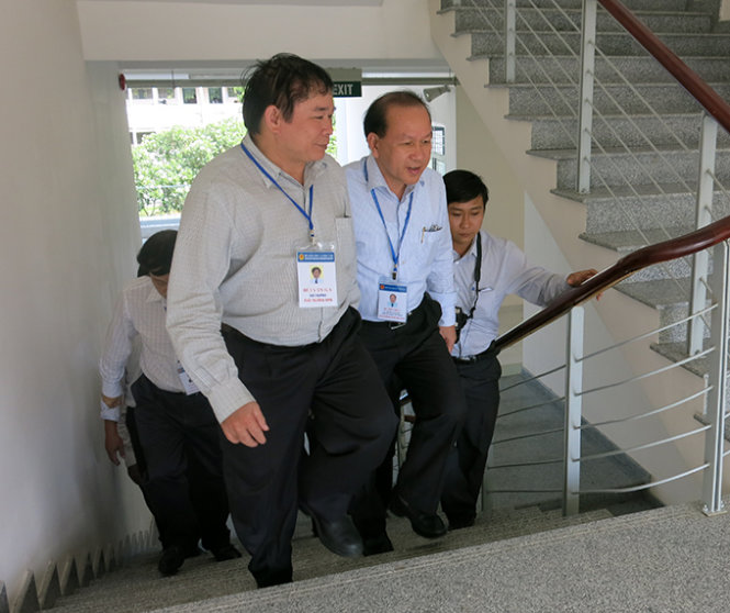 Thứ trưởng Bùi Văn Ga kiểm tra tại điểm thi  trường ĐH Cần Thơ - Ảnh: T.Trang