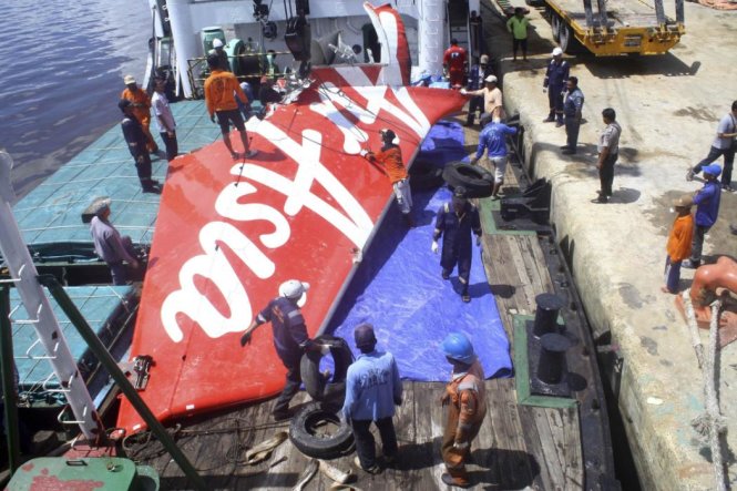 Indonesia thắt chặt kiểm soát an toàn hàng không sau vụ tai nạn máy bay AirAsia hồi cuối năm ngoái. Ảnh: Reuters