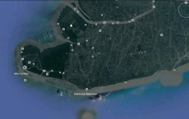 Mũi Cà Mau (điểm có biểu tượng máy ảnh) nằm chếch về hướng tây nam bán đảo Cà Mau, không phải là điểm cực nam trên đất liền Tổ quốc - Nguồn: Google Earth