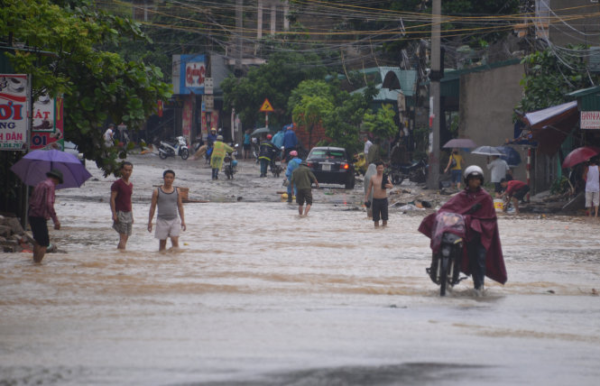 Phường Mông Dương, TP Cẩm Phả, Quảng Ninh ngập lụt sau đợt mưa kéo dài từ ngày 25 đến 27-7  Ảnh: ĐỨC HIẾU