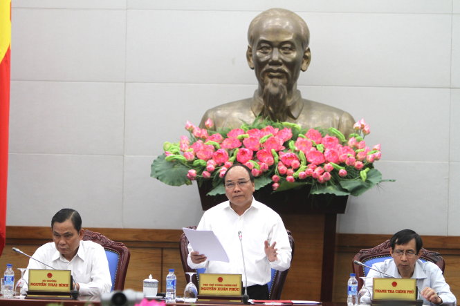 Phó thủ tướng Nguyễn Xuân Phúc phát biểu tại phiên họp - Ảnh: V.V.T.