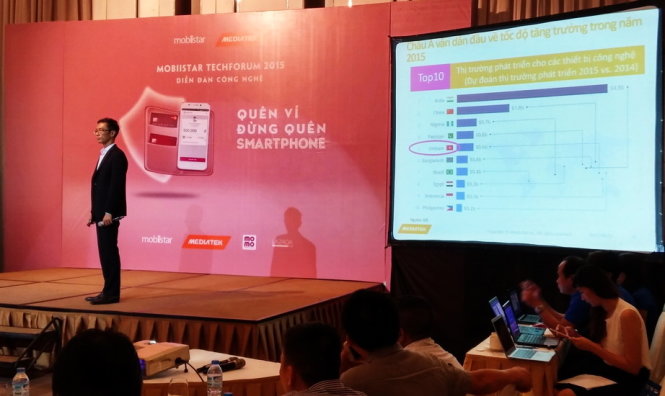 Ông Arthur Wang, đại diện nhà sản xuất chip xử lý MediaTek chia sẻ các số liệu cho thấy Việt Nam nằm trong tốp 10 thị trường phát triển cho các thiết bị công nghệ năm 2015 tại châu Á - Ảnh: T.Trực