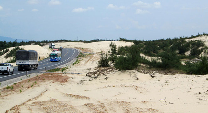Vùng cát dự kiến được chọn xây sân golf ở Quảng Bình - Ảnh: L.GIANG