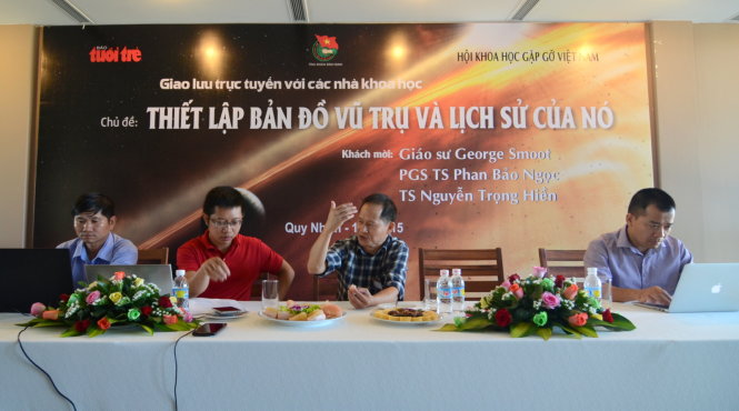Giao lưu trực tuyến - Ảnh:Tr. Đăng