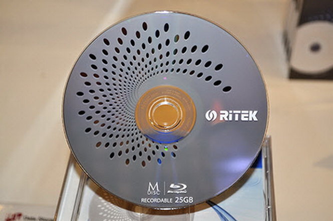 Đĩa quang M-DISC của Ritek với tuổi thọ lên đến 1000 năm