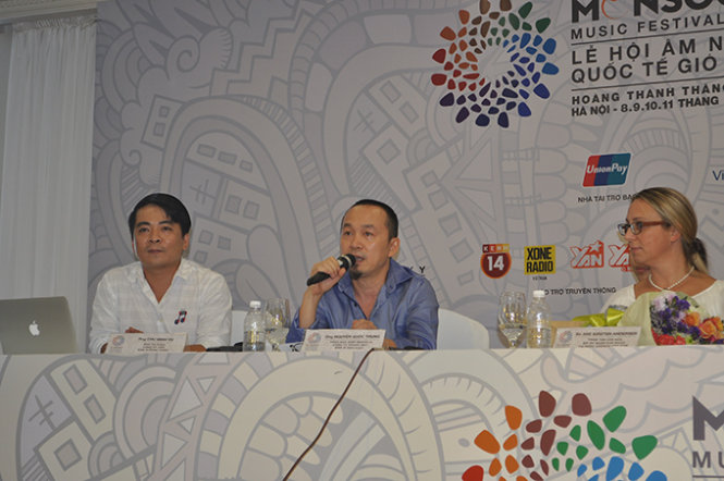 Nhạc sĩ Quốc Trung – tổng đạo diễn chương trình Lễ hội âm nhạc quốc tế gió mùa 2015 phát biểu tại buổi họp báo - Ảnh: V.V.Tuân