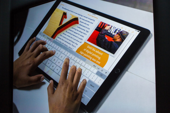iPad Pro với bàn phím ảo - Ảnh: CNET