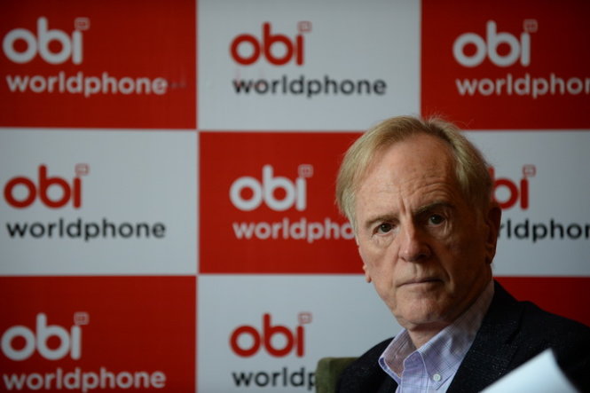 Ông John Sculley, cựu giám đốc điều hành Apple, đồng sáng lập thương hiệu smartphone Obi Worldphone - Ảnh: Thuận Thắng