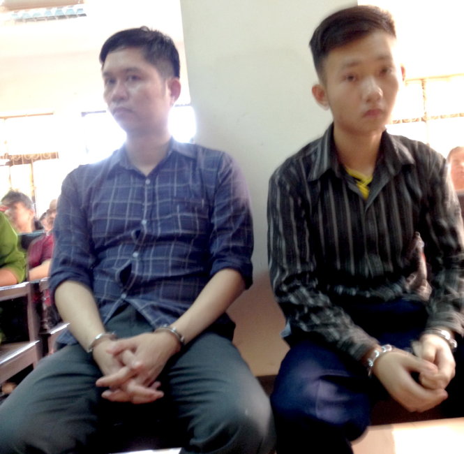 Bác sĩ Nguyễn Mạnh Tường và Đào Quang Khánh tại tòa - Ảnh: Tâm Lụa