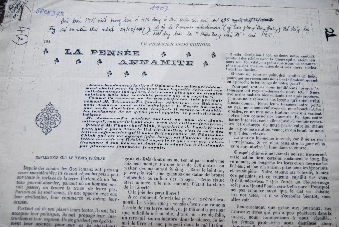 Báo Người Tiên Phong Đông Dương ngày 29-12-1907 đăng lại bài “Hiện trạng vấn đề” (tiếng Pháp) của Phan Châu Trinh. Bài này trước đó đã đăng trên Đại Việt Tân Báo. Tư liệu được bà Lê Thị Kinh sưu tầm từ Pháp