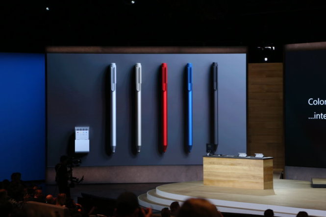 Bút Surface Pen đi kèm Surface Pro 4 với 5 màu sắc tùy chọn – Ảnh: Gizmodo