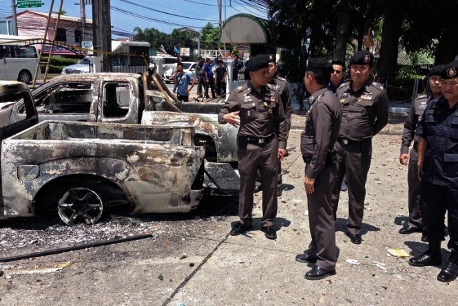 Hiện trường vụ bạo động ở Phuket. Ảnh: AFP