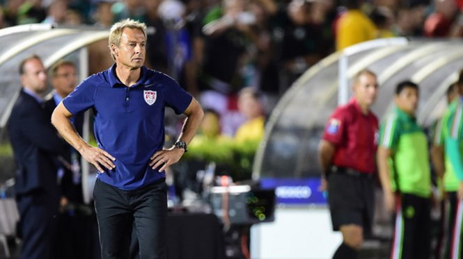 HLV Jurgen Klinsmann đang hứng chịu nhiều áp lực sau thất bại trước Mexico - Ảnh: AFP