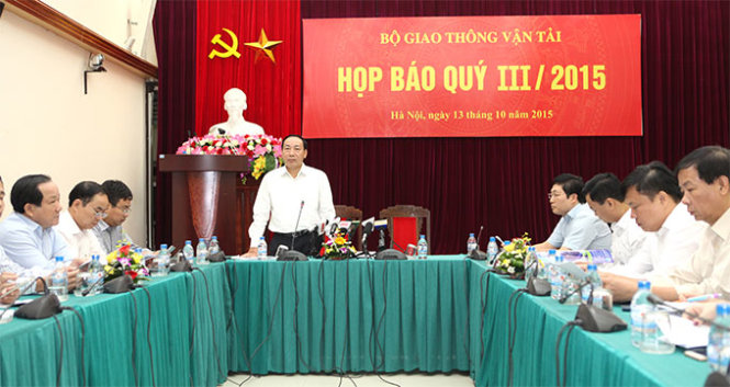 Thứ trưởng Nguyễn Hồng Trường chủ trì họp báo - Ảnh: T.Phùng