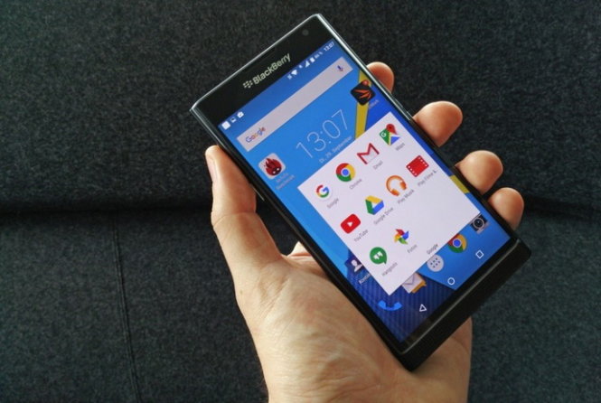 Smartphone nắp trượt BlackBerry Priv - Ảnh: AndroidAuthority