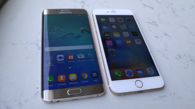 Samsung Galaxy S6 Edge plus (trái) và Apple iPhone 6S Plus - Ảnh: T.Trực