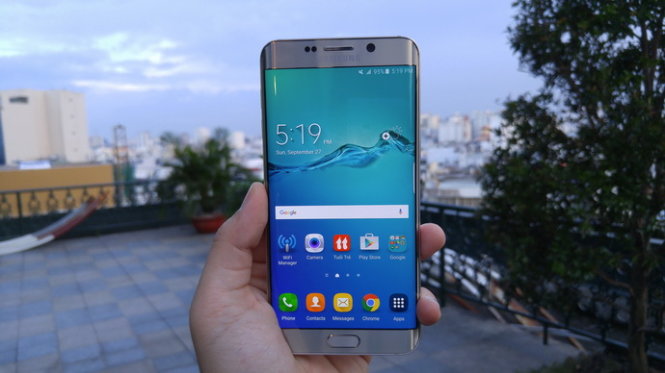 Smartphone màn hình cong tràn hai cạnh bên Samsung Galaxy S6 Edge plus (Galaxy S6 Edge+) - Ảnh: T.Trực