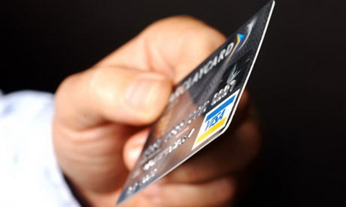 Thông tin thẻ tín dụng của các nạn nhân bị tội phạm mạng rao bán với giá vỏn vẹn 1 USD - Ảnh minh họa: Internet