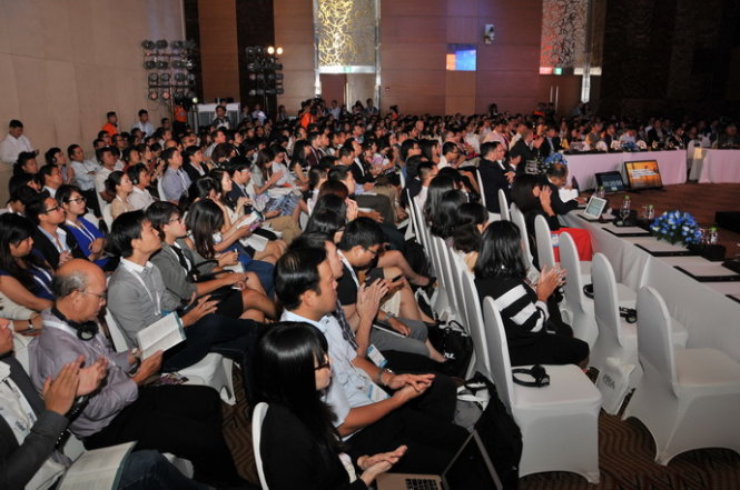 Rất đông khách tham dự MMA Forum Vietnam 2014