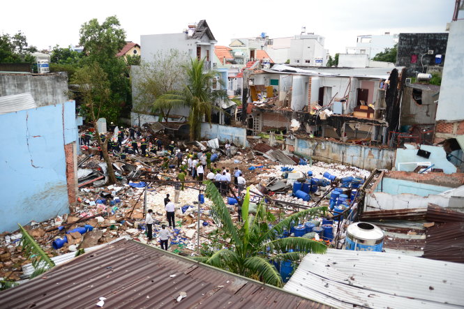 Hàng chục căn nhà bị sập, nứt tường khi xảy ra vụ nổ chiều 17-10-2014      Ảnh: HỮU KHOA