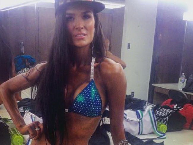 Cô Mindi Jensen khoe ảnh mặc bikini sau khi đoạt giải 3 một cuộc thi thể hình  Ảnh: Instagram