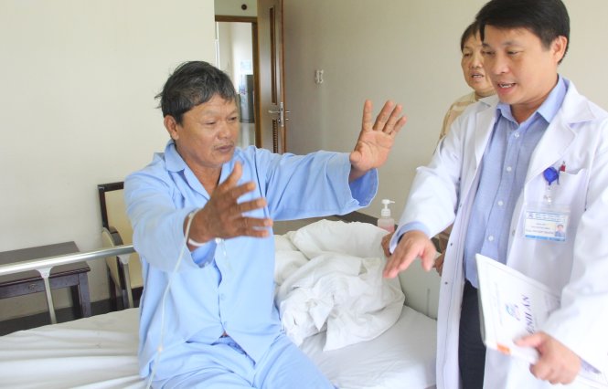 Ông Nguyễn Văn Lạc (63 tuổi) bị đột quỵ đã được điều trị hồi phục hoàn toàn do người nhà đưa đến bệnh viện cấp cứu sớm - Ảnh: Nguyên Linh