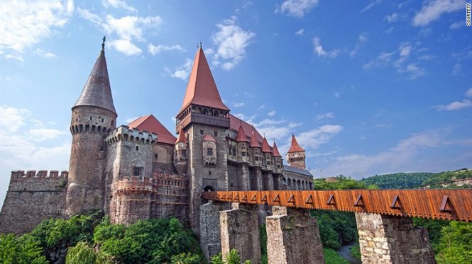 Lâu đài Corvin, vùng Transylvania thuộc Rumani - Ảnh: CNN