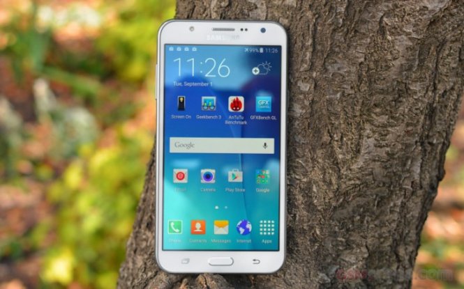 Samsung Galaxy J7 - Ảnh: GSMArena