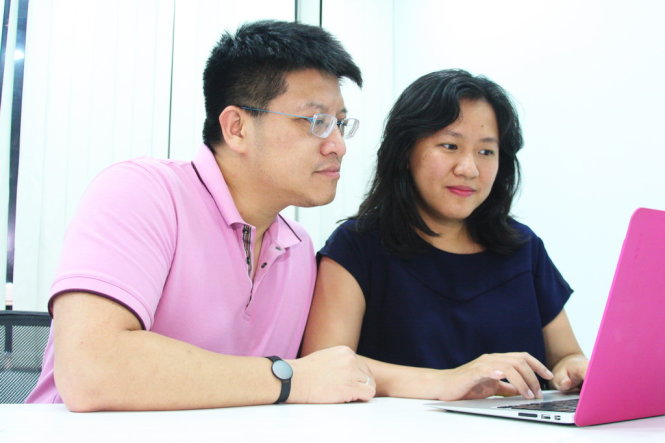 Đồng sáng lập Misfit ông Sonny Vũ và Giám đốc chiến lược bà Lê Diệp Kiều Trang trong buổi trả lời phỏng vấn với Nhịp Sống Số tháng 10-2014 - Ảnh: Hải Triều