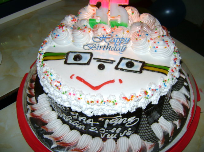 Chiếc bánh sinh nhật tặng thầy ngày 20-11 - Tuổi Trẻ Online