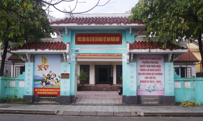 Trụ sở Hội Quảng Tri bây giờ là UBND P.Phú Hòa, với chiếc cổng tam quan còn nguyên vẹn - Ảnh: An Bang