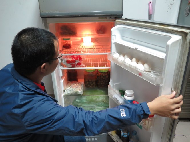 Thức ăn cần được để trong hộp hoặc bọc kín tránh gây mùi, nhiễm khuẩn trong tủ lạnh - Ảnh: Quang Thế