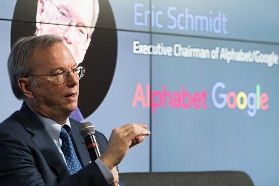 Chủ tịch Google ông Eric Schmidt đã truyền cảm hứng cho nhà sáng lập Raspberry Pi tạo ra chiếc Pi Zero giá 5 USD – Ảnh: Wall Street Journal