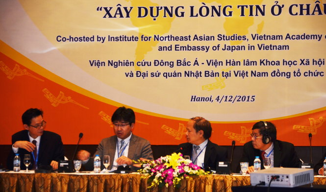 Các học giả tham dự hội thảo quốc tế ngày 4-12 tại Hà Nội - Ảnh: Q.Trung