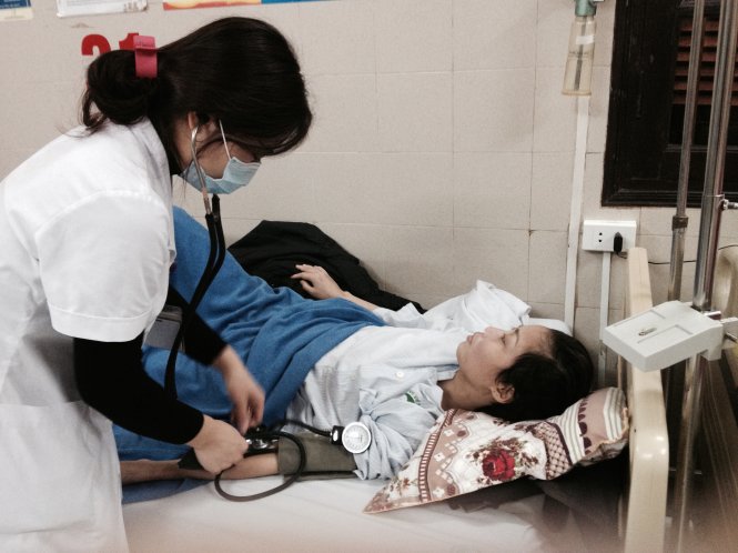 Một bệnh nhân lupus ban đỏ hệ thống bị biến chứng phổi đang điều trị tại Trung tâm dị ứng - miễn dịch lâm sàng, Bệnh viện Bạch Mai - Ảnh: Quỳnh Liên