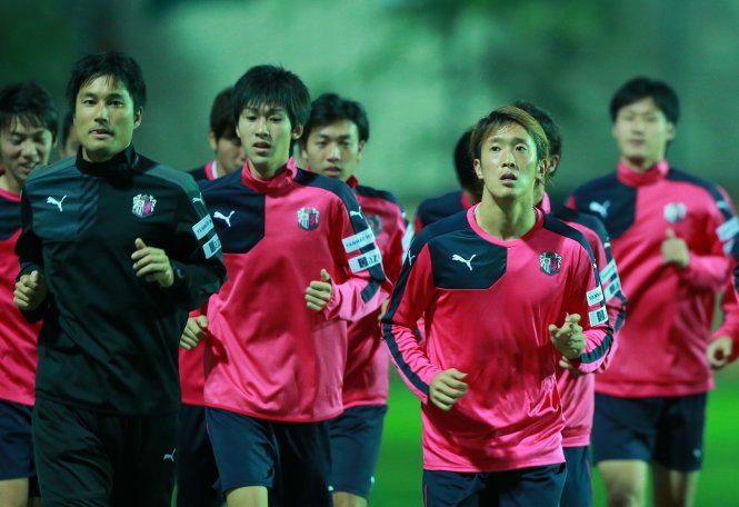 Các cầu thủ Cerezo Osaka trong buổi tập chiều 15-12 - Ảnh: Nam Khánh