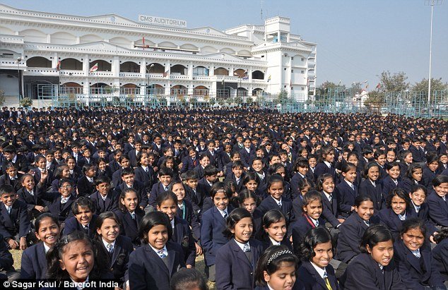 Trường City Montessori ở Ấn Độ với 52.000 học sinh và 1.050 lớp học - Ảnh: Barcroft India