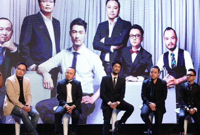 Từ trái sang: đạo diễn Phan Đăng Di, nhạc sĩ Quốc Trung, diễn viên Johnny Trí Nguyễn, đạo diễn Victor Vũ và nhà thiết kế Công Trí - Ảnh: Gia Tiến