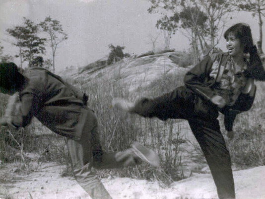 F3KOM9LJ.jpg