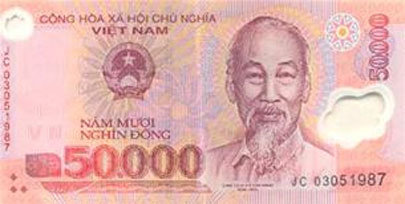 Xem hình ảnh về tiền giả polymer để có được cái nhìn cận cảnh về việc làm giả tiền tại Việt Nam. Bạn sẽ tìm thấy nhiều thông tin thú vị về cách phát hiện và phòng ngừa giả mạo tiền tệ.