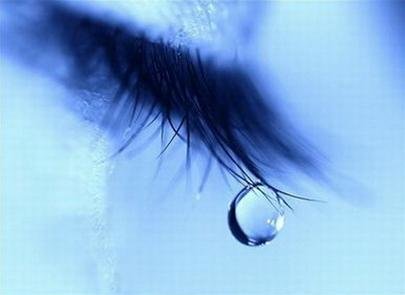Một giọt nước mắt có thể nói lên bao nhiêu cảm xúc. Hãy cùng xem những hình ảnh đầy cảm động về giọt nước mắt này.
