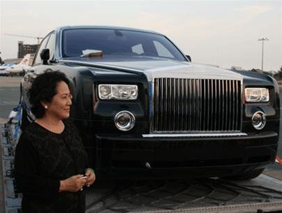 RollsRoyces China sales drop on luxury crackdown  Automotive News Europe