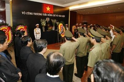 QJi85yb4.jpg