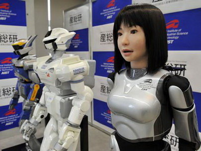 Robot người mẫu - Tuổi Trẻ Online