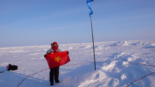 Bắc Cực: Với sự thay đổi khí hậu, các nước đang bắt đầu quan tâm đến hành tinh của chúng ta nhiều hơn. Cùng xem hình ảnh về Bắc Cực để tìm hiểu về những nỗ lực bảo vệ và phát triển nơi đây. Những cảnh tuyệt đẹp và văn hóa độc đáo của những người sinh sống ở đây chắc chắn sẽ thu hút bạn.