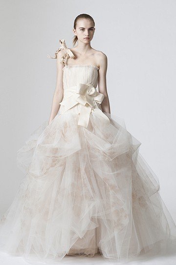 Bóc giá hai váy cưới của Son Ye Jin  Thời trang Sao