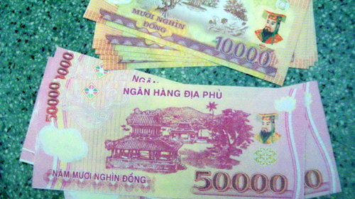 Tiền âm phủ - Một trong những địa điểm du lịch nổi tiếng tại Việt Nam với lịch sử và kiến trúc đặc biệt. Hãy chiêm ngưỡng những cung điện, miếu thờ và khu đền thánh được xây dựng bằng tiền âm phủ đẹp mê hồn.