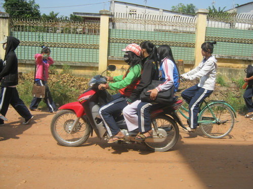 jeKdHEwE.jpg