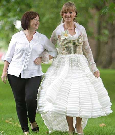 Váy cưới của Bảo Thy có thiết kế giống bộ váy cưới của Kate Middleton